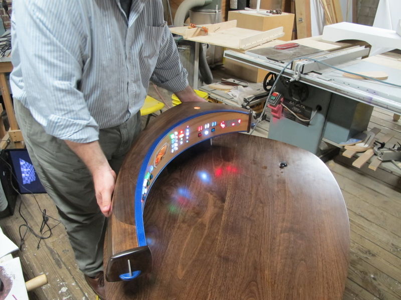 File:Artdesk scd closingup.jpg